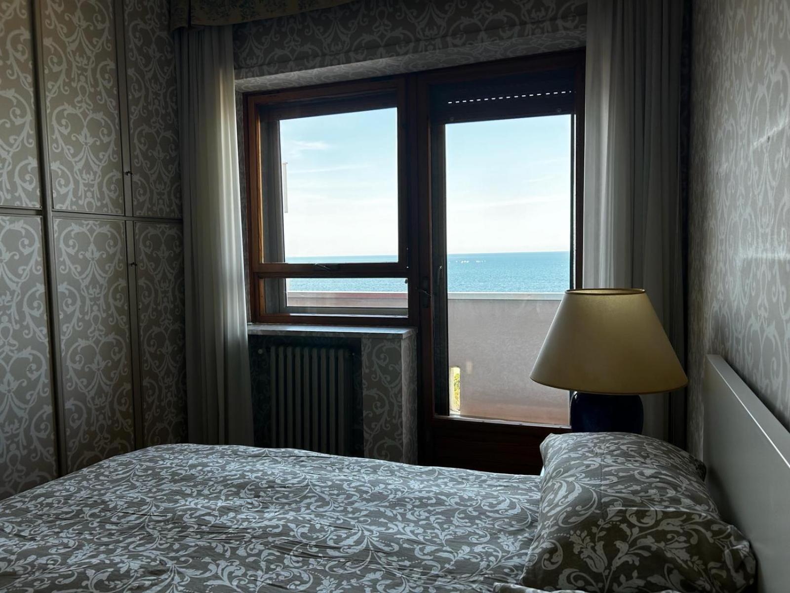 Front Beach Apartment - 3 Bedrooms Bari Exterior foto