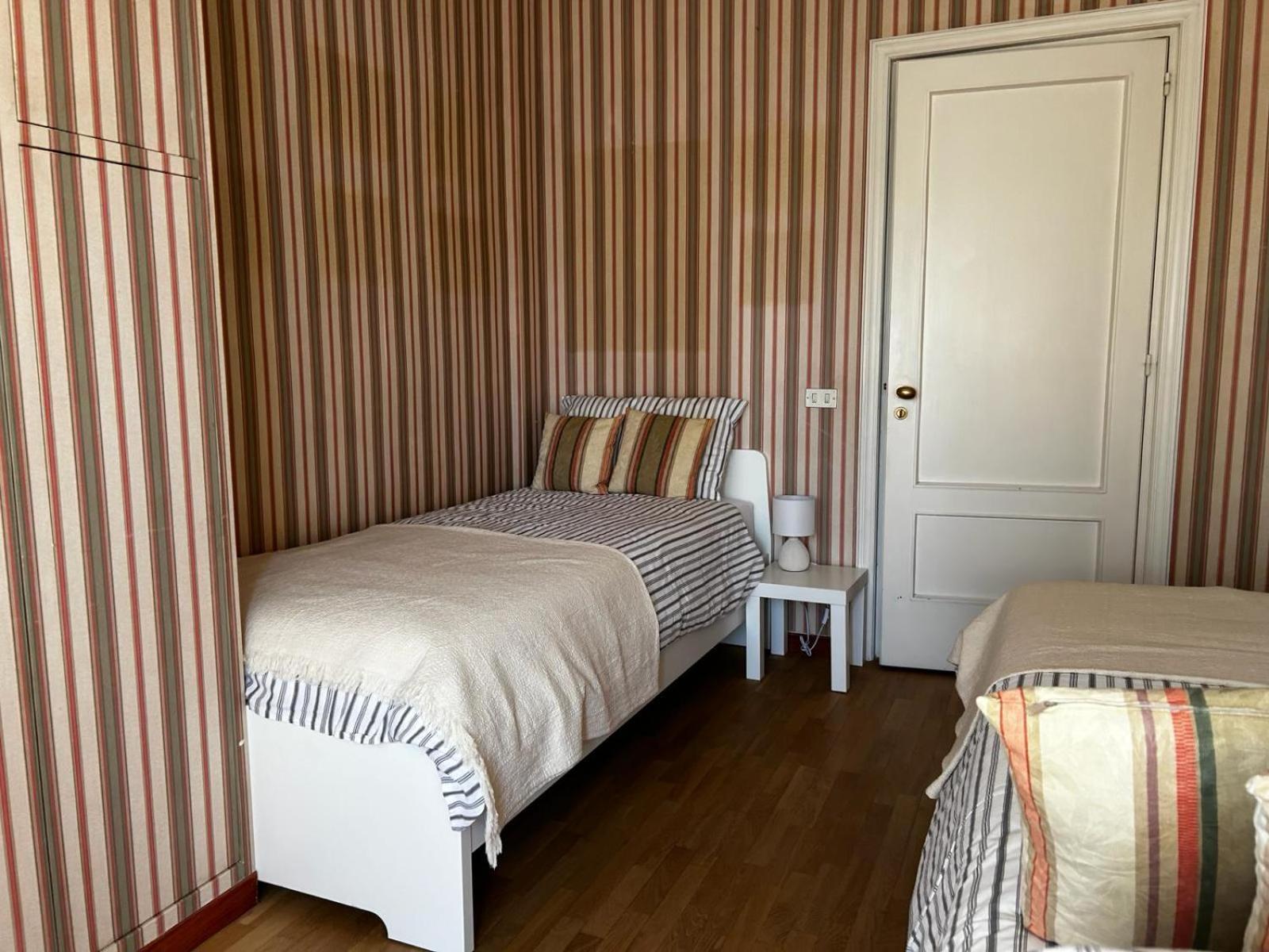 Front Beach Apartment - 3 Bedrooms Bari Exterior foto