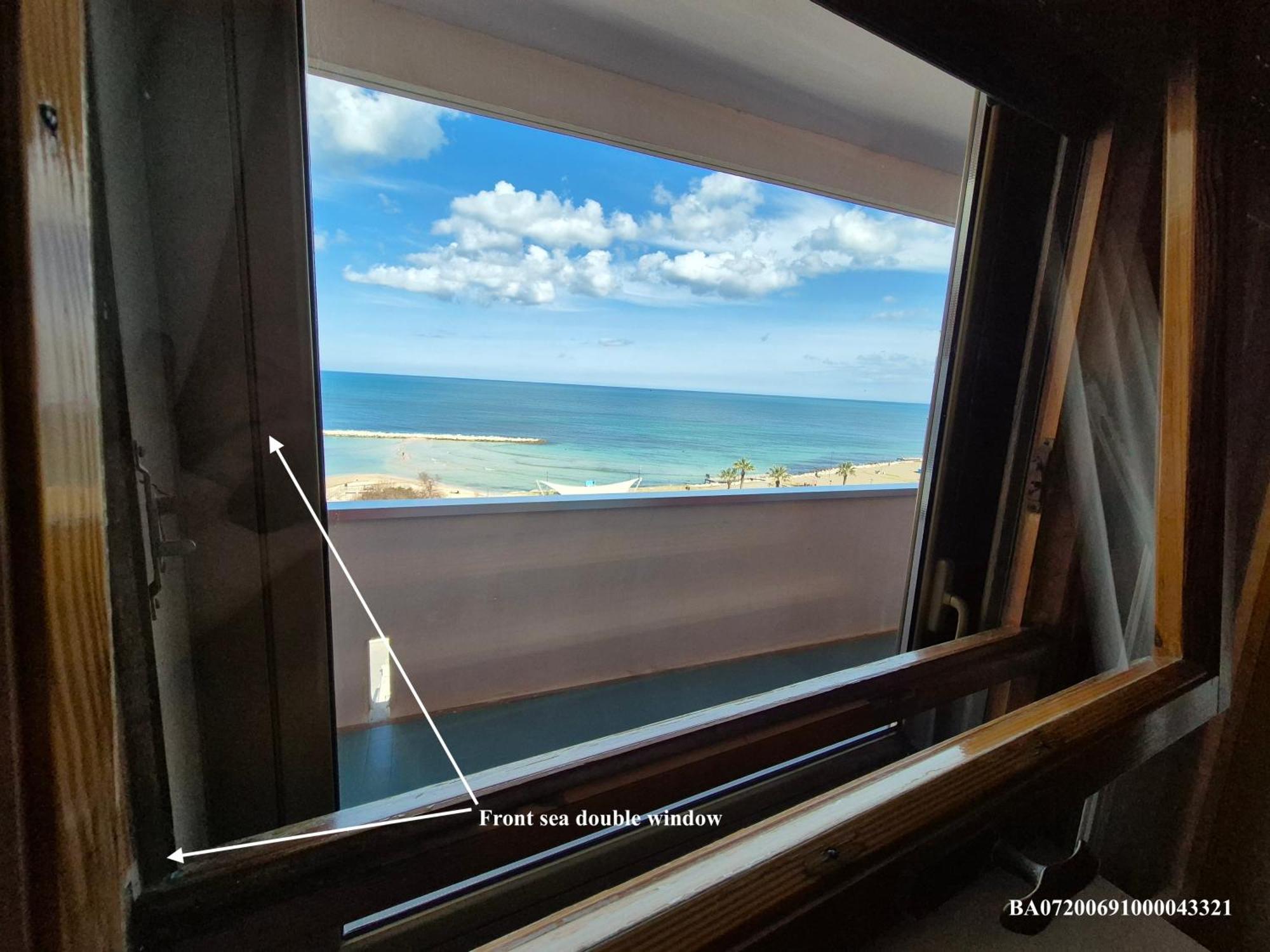 Front Beach Apartment - 3 Bedrooms Bari Exterior foto