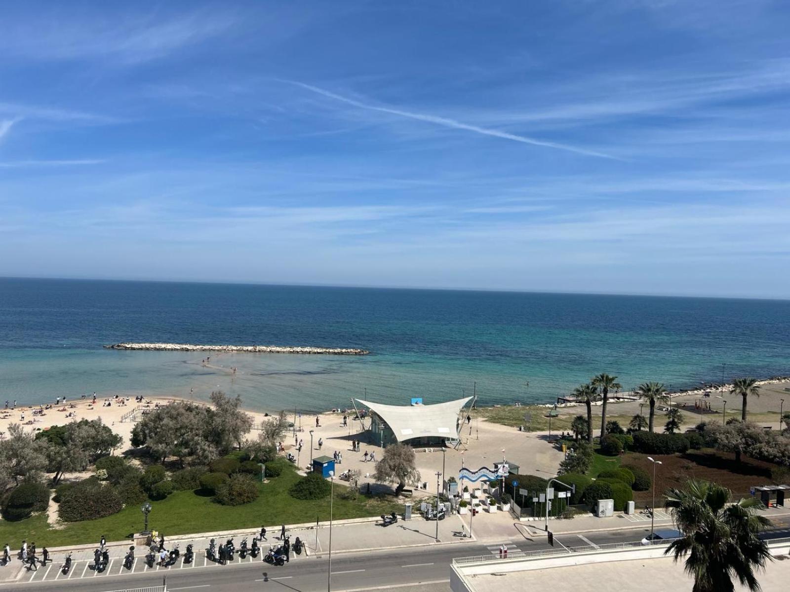 Front Beach Apartment - 3 Bedrooms Bari Exterior foto